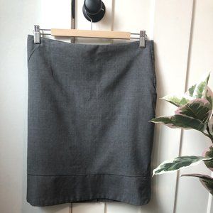 United Colors of Benetton Lightweight Gray Skirt with Minimal Ruffle Detail